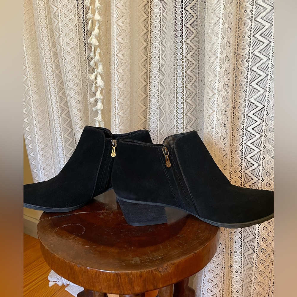 Waterproof black booties